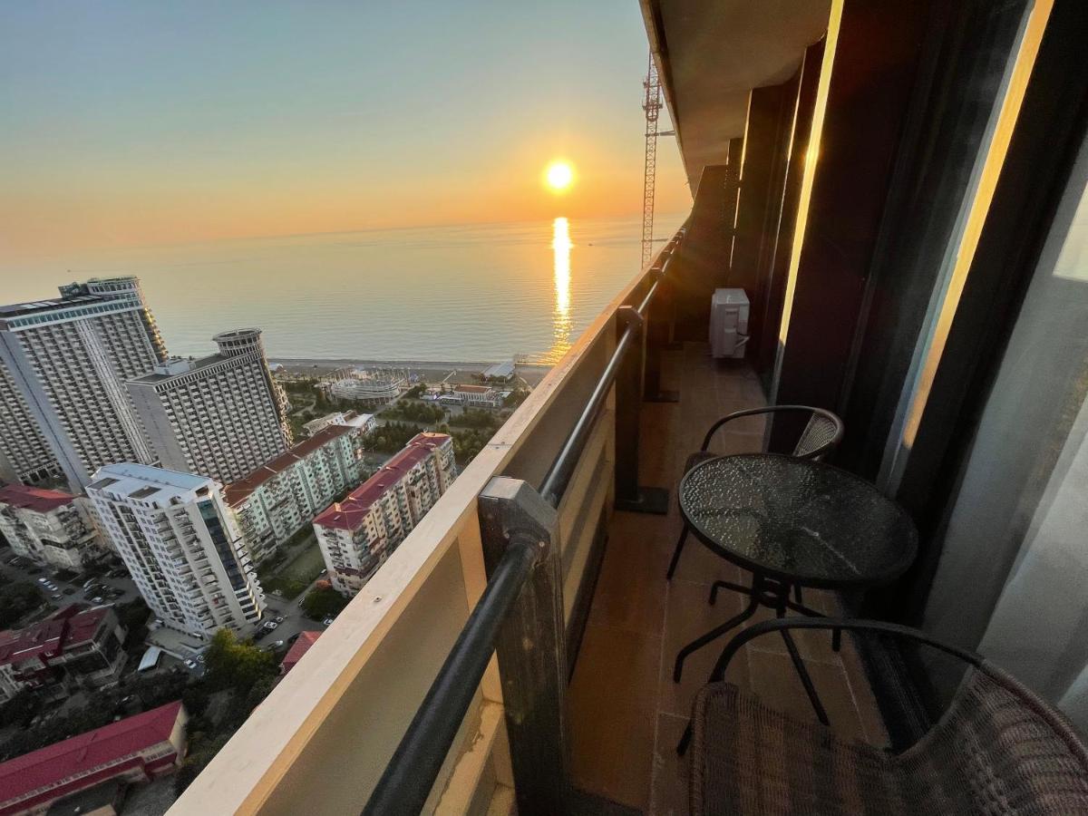 Orbi City Suite Batumi Exterior photo