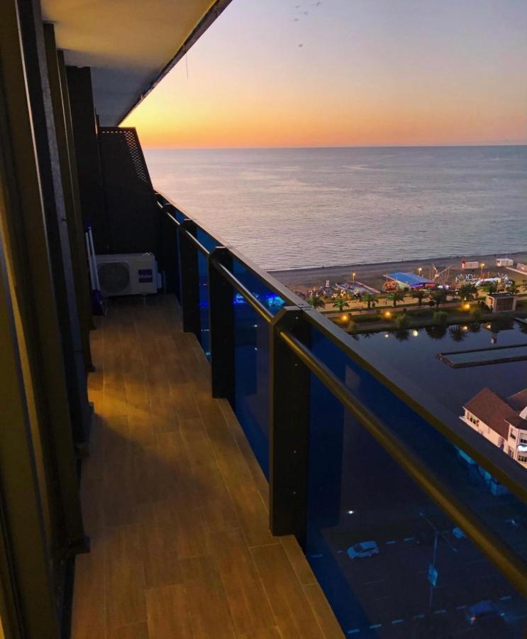 Orbi City Suite Batumi Exterior photo
